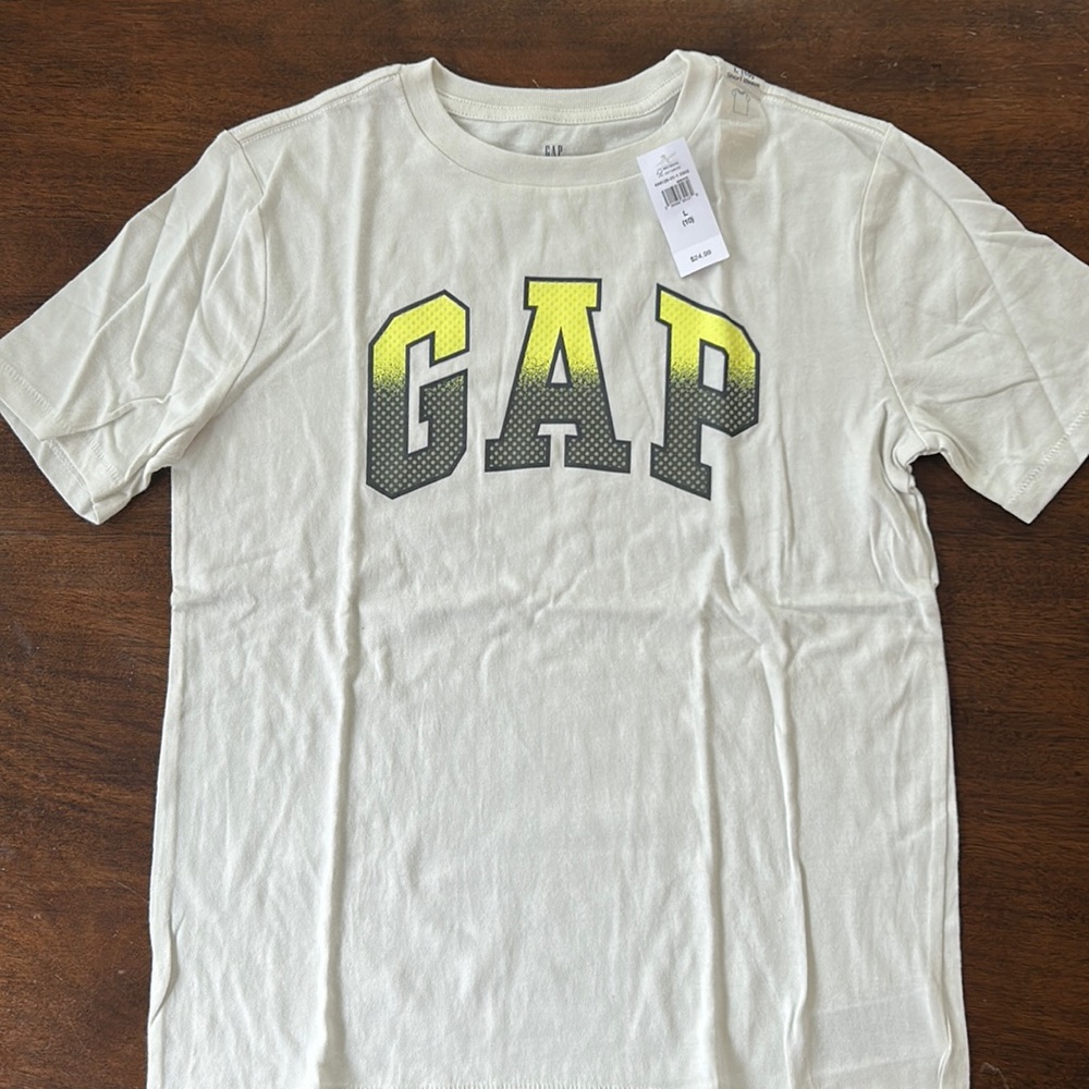 Brand new gap t shirt